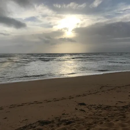Сasa de vacaciones Maison, Piscine De La Résidence,plage Et Port De La Cotinière à 100 M *