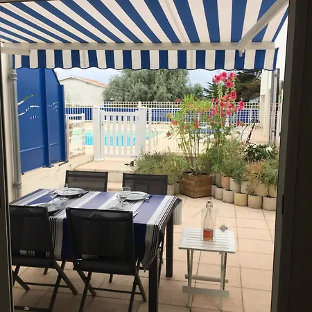 Maison, Piscine De La Residence,plage Et Port De La Cotiniere A 100 M بيت للعطل *