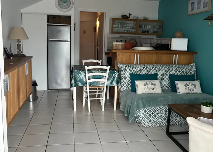 Maison, Piscine De La Residence,plage Et Port De La Cotiniere A 100 M